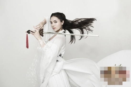 Hoa hậu Kỳ Duyên trong tạo hình giống hệt Tiểu Long Nữ.